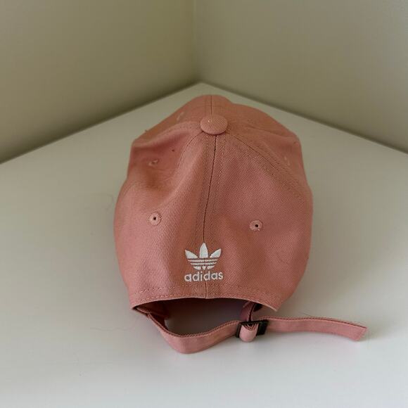 NWOT Women’s Adidas Coral Peach Adjustable Baseball Cap - Picture 3 of 4